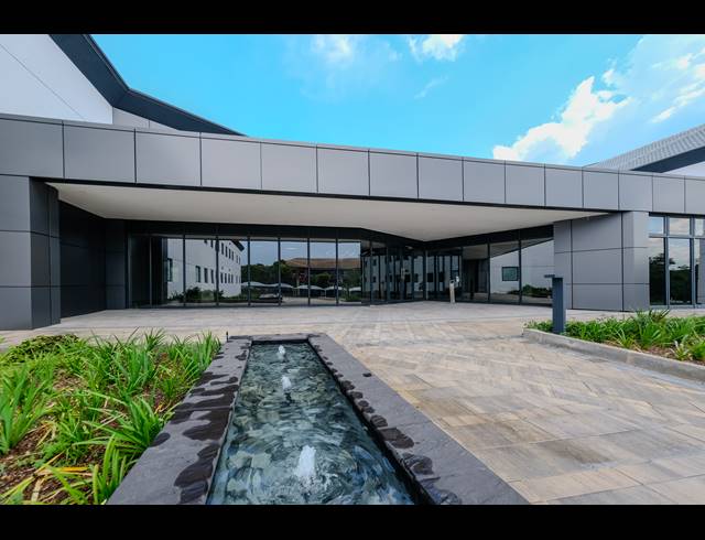 2,200M² OFFICE TO LET IN VORNA VALLEY